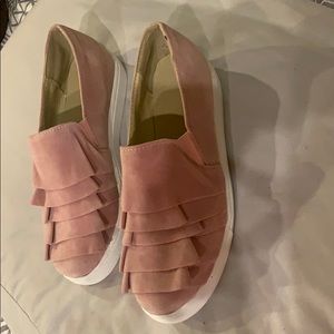 Mauve-Pink flats with ruffle-never worn